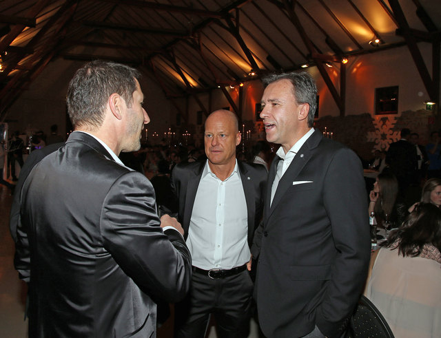 Das schwarz-weiße Triumvirat: Franco Foda, Gerhard Goldbrich und Christian Jauk (v. l.) | Foto: GEPA