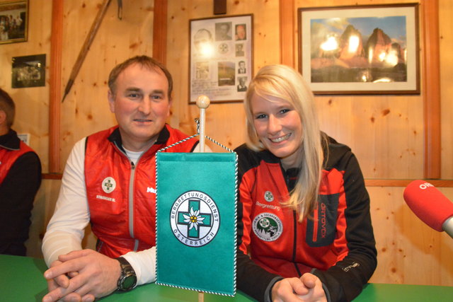 Flaurlinger Ortsstellenleiter-Stv. Manfred Staudacher und Rietzer Ortsstellenleiter-Stv.in Simone Amplatz.