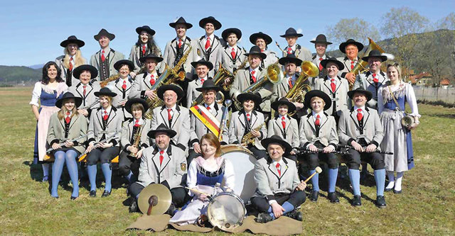 Die Jauntaler Trachtenkapelle mit ihrer Blasmusik, verknüpft mit hervorragendem Musicalgesang | Foto: Jauntaler Trachtenkapelle