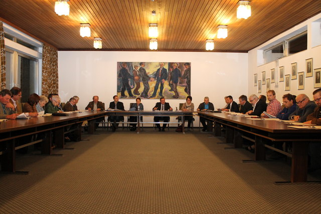 Auch 2015 müssen sich die Gemeinden ihre Budgets gut einteilen. So wie hier im Altheimer Gemeinderat.