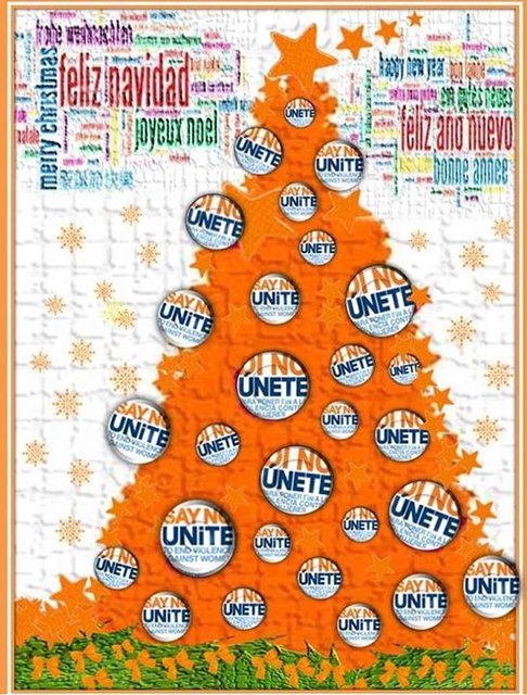 UN-Orange - Weihnachtsbaum ist  "gegen Gewalt an Frauen und Mädchen" siehe: #OrangeUrHood #16days (facebook und twitter)    "Aus Anlass des UN-Tages zur Beendigung der Gewalt gegen Frauen am 25. November rufen die genanten Organisationen zu Appellen an die kanadische Regierung auf. Auch Kanada muss die von 180 Staaten unterzeichnete UN-Konvention zur Abschaffung aller Formen der Diskriminierung gegen Frauen (1979) für alle Frauen ohne Unterschied der ethnischen Zugehörigkeit endlich in die Tat umsetzen."