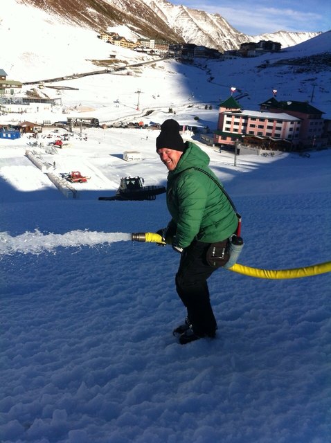 Die Piste wurde vom SK Telfs (Toni und zahlreiche Helfer) mit Wasser vereist um Weltcupbedingungen zu schaffen.