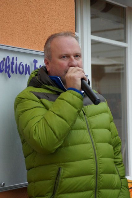 USC Präsident Christian SCHMIDT bei der Begrüßung der U7 Mannschaft und deren Eltern und Geschwister! | Foto: Ursula ERLACHER