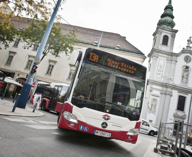 Auf der Strecke der Buslinie 13A kommen ab Frühjahr 18 Meter lange neue Mercedes-Citaro-Gelenkbusse zum Einsatz. | Foto: Wiener Linien / Thomas Jantzen