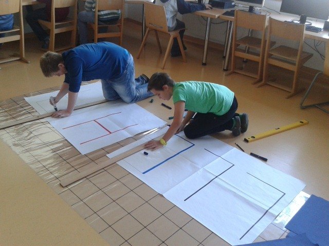 Manuel und Markus bei der Vorarbeit.