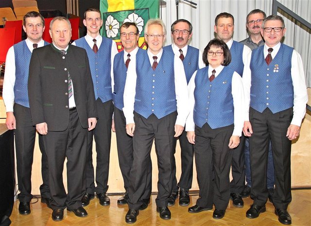 v.l: Obmann Robert Gierlinger, Bez. Obmann Hermann Stallinger, Kap. Meister Dietmar Azesberger, Johann Wögerbauer, Erwin Andexlinger, Josef Furtmüller, Maria Kaltenberger, Obman Stv. Heinz Kobler, Bez. Obmann Stv. Ludwig Gattringer, Konsulent Josef Herrnbauer