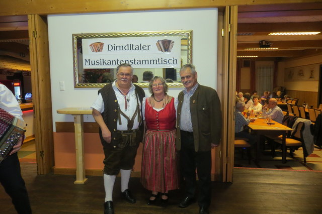 Das Stammtischteam mit Bürgermeister ÖR. Anton Gonaus