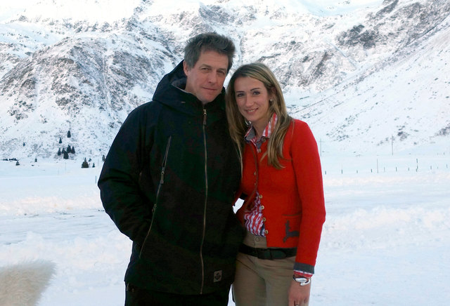 Valeriehaus Wirtin Heli Klaffenböck servierte Hugh Grant und seiner Familie so manches Gasteiner Schmankerl. | Foto: Privat/Repro Rauscher