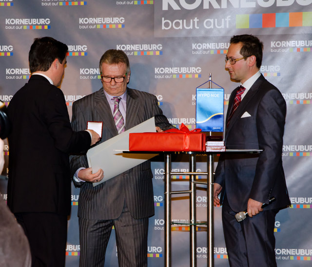 Bürgermeister Christian Gepp, Gerald Stum und Stadtrat Andreas Minnich (Neujahrsempfang der Korneuburger Wirtschaft)