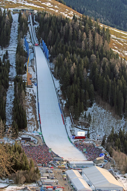 Am Samstag zeigte sich das Wetter gnädig, das Springen ging dank der hervorragenden Arbeit des Kulm-Teams nahtlos über die Bühne.