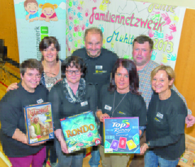 Vorne von links: Daniela Thumfart/ Niederwaldkirchen, Jutta Schietz/Neufelden, Veronika Schirz/St. Ulrich, Leiterin Roswitha Öhler/Kleinzell.
Zweite Reihe von links: Notburga Kepplinger/St. Martin, Roland Öhler/Öffentlichkeitsarbeit Familiennetzwerk, Eugen Rothberger/Kirchberg ob der Donau | Foto: Foto: Kerschi