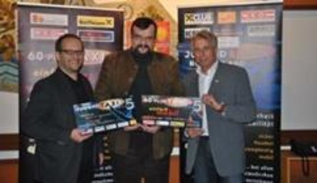 Vize-Bgm. Mag. Thomas Kittelmann (l.), Bgm. Mag. Klaus Mezgolits (m.) und Patrick Poten starten das Jugendtaxi und 60plusTaxi in Steinbrunn. | Foto: WKO