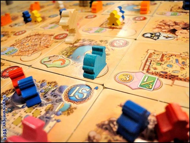 FIVE TRIBES von BRUNO CATHALA besticht mit einem neuen, leicht zu erlernenden Mechanismus.