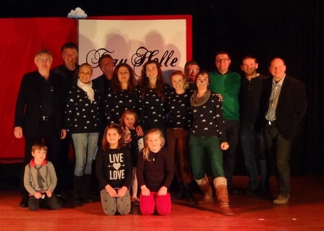 Theatergruppe Lenau mit Vertretern des Kiwanisclubs Zwettl