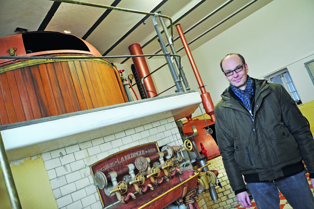 Peter Krammer im alten Sudhaus, das weiterhin genutzt werden soll.