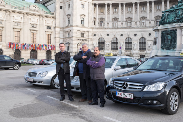 Taxiunternehmer Nasi Missouri, Yosef Chelik und Keivan Amiri (v.l.) fahren nicht zur Hofburg. | Foto: Burghardt