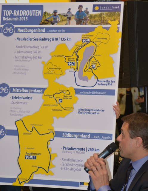 Tourismusdirektor Mario Baier präsentiert die Top-Radrouten des Burgenlandes.
