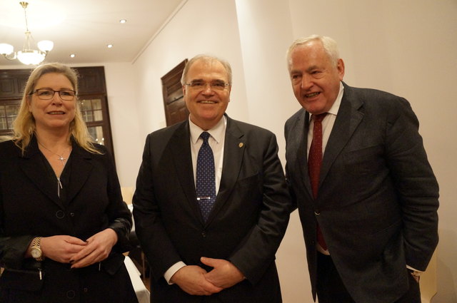Mit großer Freude wurden die Mitglieder und Gäste herzlich zu dieser besonderen Gesprächsrunde in die Heimat des Justizministers eingeladen.