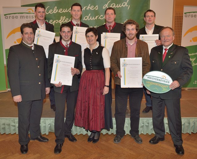 1.Reihe, vl: ARGE Meister-Obmann Andreas Ehrenbrandtner, Matthias Hirsch aus Weistrach, ARGE Meister-Bundesobfrau Daniela Fabianek, Andreas Mock aus Krenstetten und LK NÖ-Präsident Hermann Schultes
2.Reihe, vl: Markus Graf aus Weistrach, Georg Rücklinger aus Amstetten, Josef Payrleitner aus Weistrach und Thomas Mayrhofer aus Aschbach Markt
nicht am Foto: Thomas Halbmayr aus Aschbach und Michael Oberaigner aus St. Peter in der Au | Foto: LK NÖ/Erich Marschik