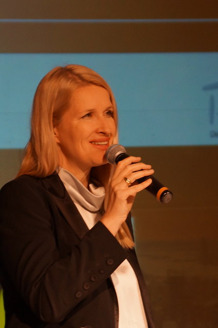 Der Erlös der Veranstaltung wurde an Claudia Stöckls Kinderhilfsprojekt "ZUKI" gespendet.