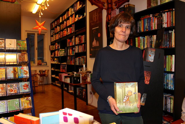 Gerade fasziniert Gabriele Zeiger die im Carlson Verlag erschienene Trilogie von Andreas Steinhöfel: Rico, Oskar und das Herzgebreche.