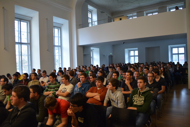 Zahlreiche Schüler des Francisco-Josephinums folgten der Einladung zur Informations- und Diskussionsveranstaltung.