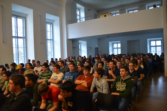 Zahlreiche Schüler des Francisco-Josephinums folgten der Einladung zur Informations- und Diskussionsveranstaltung.