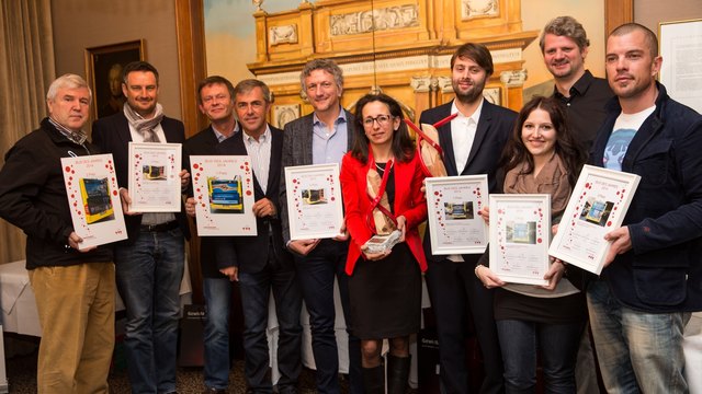 Die Top-Platzierten des "Bus des Jahres"-Awards, mittig Daniela Bucher von der Sparkasse Kufstein. | Foto: Progress Werbung/Thomas Steinlechner