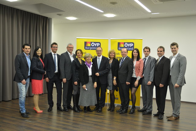 Das ÖVP-Team aus dem Bezirk Eisenstadt für die Landtagswahl (nur Elisabeth Szuppin fehlt auf dem Foto)