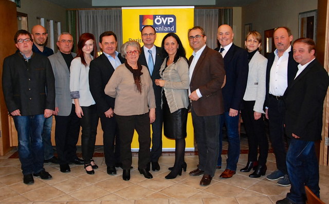 Das Kandidatenteam der ÖVP im Bezirk Oberwart mit LH Stv. Franz Steindl (m.).