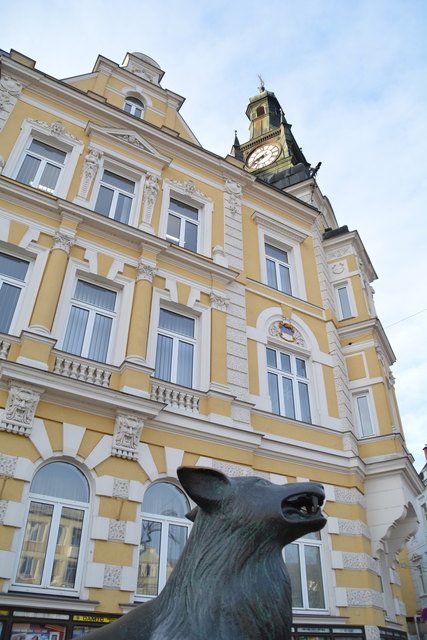 Gemeinderatswahl: Besonders spannend wird die Wahl etwa hier in Amstetten, wo fünf Parteien und Listen um den Einzug und die Mehrheit kämpfen.