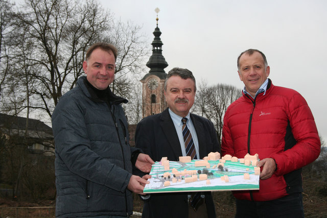 Christian Huber, Bgm. Robert Strießnig und StR. Herwig Röttl | Foto: KK/Schusser
