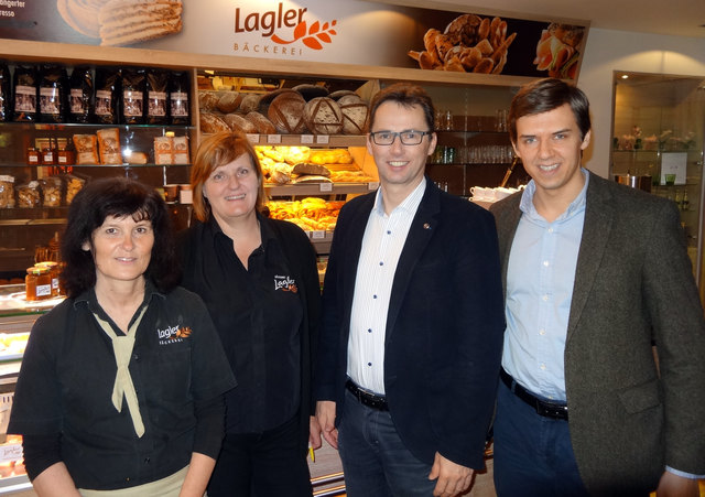 Sabine Gollob (Filialleitung), Rosie Daberer (Filialbetreuerin), Albin Brunner, Johannes Lagler | Foto: KK