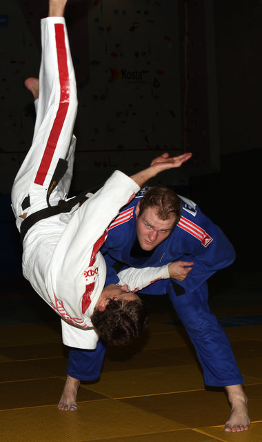 Mit Sondergenehmigung bereits im Alter von 17 Jahren zum Bundesheer. Training im Heeressportzentrum Linz