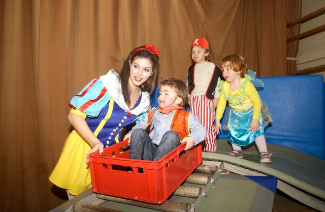 Auch die beliebte Kistenrutsche wird beim Kinderfasching 2015 nicht fehlen. | Foto: TV Ried