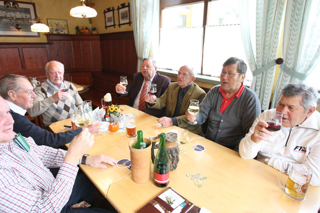 2010 feierte die fröhliche Sonntagsstammtisch-Runde Zuser ihr 50-Jahr-Jubiläum. | Foto: Gasthof Riedberg
