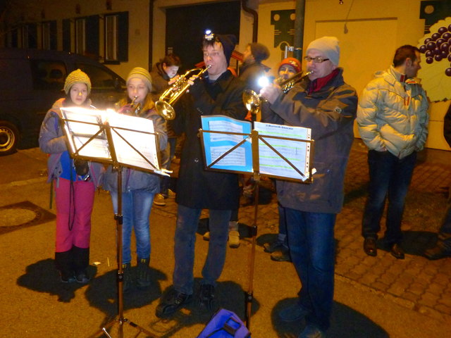 Motivation durch die Blasmusikanten beim Start