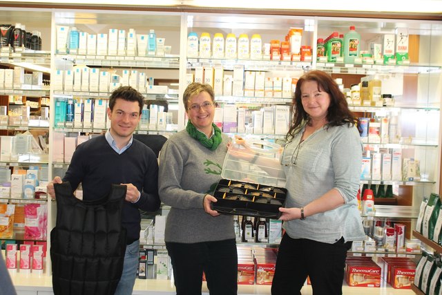 Manuel Putzer (Meine Pflege) mit Birgit Piernbaacher (Pflegedir. SOB Saalfelden) und Andra Seelos (Pillerseeapotheke Fieberbrunn) | Foto: Foto: privat