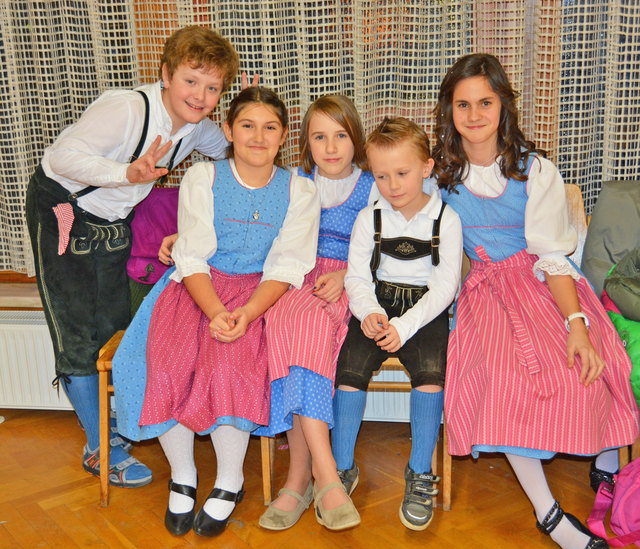 Die Kindervolkstanzgruppe hat am Ball ihren großen Auftritt. Der Gruppe gehören insgesamt rund 40 Kinder an | Foto: David