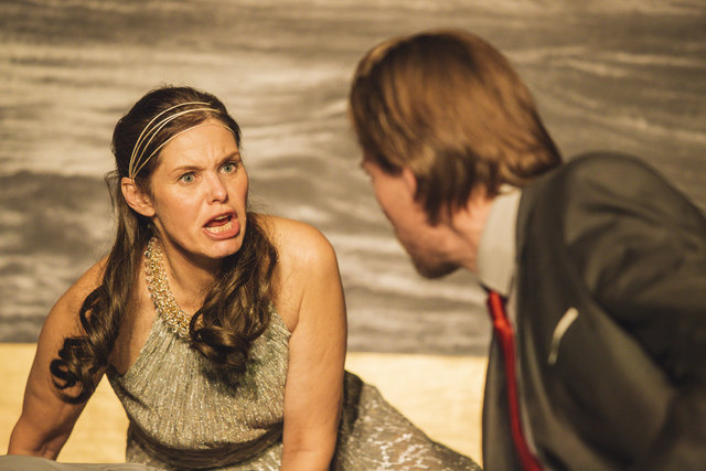 Fasziniert als fintenreiche Verführerin und machtbewusste Liebende: Brigitte Jaufenthaler als Kleopatra. | Foto: Foto: Kellertheater