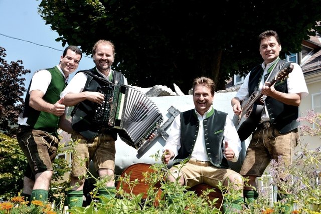 Am 7. Februar spielen die Heimatländer bei ÖKB- und Blumenball in Semriach auf. | Foto: Heimatländer