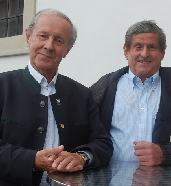 Der Alte und der Neue: Günter Knapp übergibt das Ortsvorsteher-Zepter an Johann Fanta. | Foto: BB