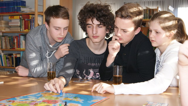 Julian, Julian, Philipp und Kathi bildeten das Team des Gymnasiums der Diözese
