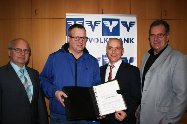 Josef Steiner, Harald Stückler, Christian Ulrich und Peter Reiter bei der Sponsorenverlängerung