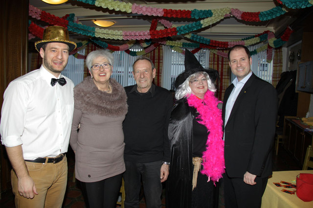 Mitten im Geschehen: Vbgm. Michael Ulrich, StR Silvia Steiner, Johann Schabauer, Obfrau Gitti Schiebendrein und LAbg. Christian Sagartz | Foto: ÖVP Mattersburg