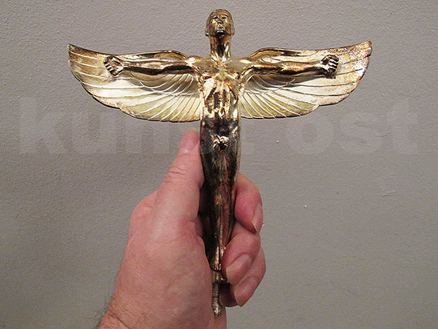 Kunst Ost: Ikarus als zwiespältige mythische Figur wird zur spröden Ikone der Kulturspange