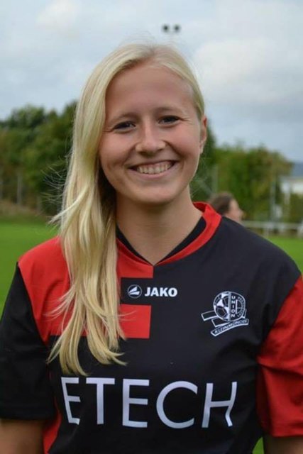 U19-Teamspielerin Simone Krammer (Union Kleinmünchen) würde sich mehr Medieninteresse am Frauenfussball wünschen | Foto: Franz Pöschl