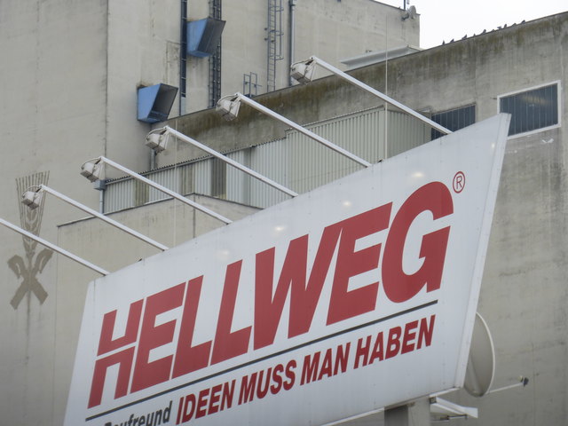Jeder dieser Halogen-Fluter kann mit r7s Stablampen bestückt werden, die bis zu 500-Watt Leistung haben...