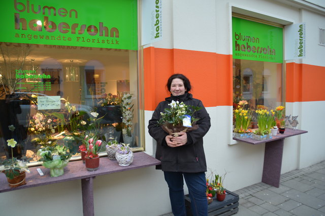 Blumige Erlebnisse  beschert Verkäuferin Beate Hartl von Blumen Habersohn.