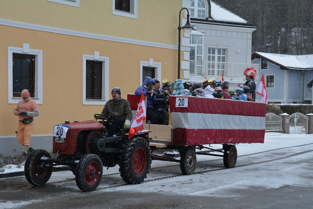 Der Randegger Musikverein zog musizierend durch den Ort.